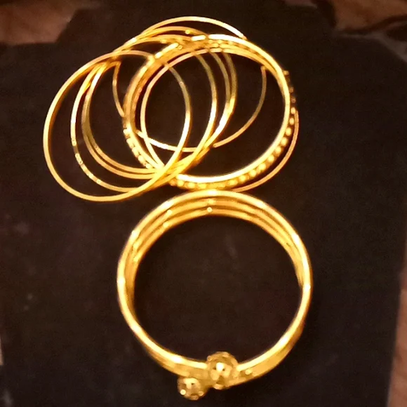 18kt bangles - Picture 2 of 2